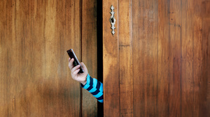 スマホ依存に陥る人の6つの兆候