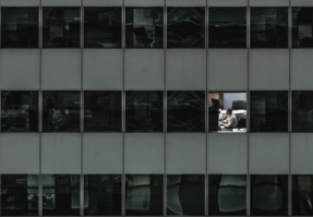 仕事場の価値は多様な出会いにある