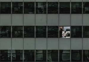 仕事場の価値は多様な出会いにある