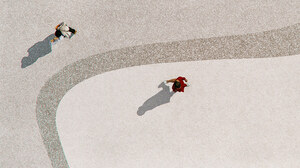 職場の一体感が性差別を見えにくくする