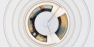 ハブ・エコノミー：少数のデジタル企業が世界を牛耳る時代