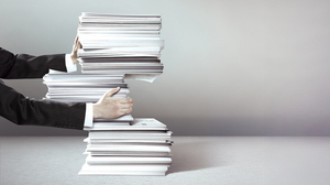 膨大な仕事を抱えて部下にも任せられない時、どうすべきか