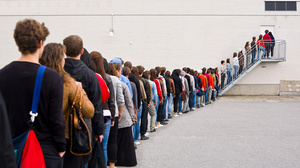 部下に仕事を任せない「ボトルネック上司」になっていないか