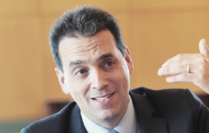 力の源泉は情報から信頼へ