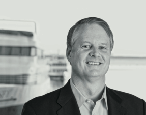 イーベイ：「構え、撃て、そして狙え」