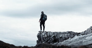 2025年の崖を乗り越える！ 保険・不動産・人材サービスのDX 成功事例