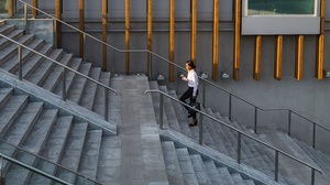 トップ企業の女性取締役ほど次の機会を失うのはなぜか