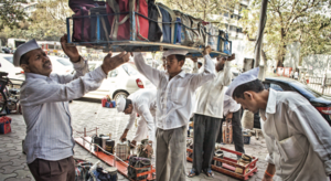 ダッバーワーラー：インドで根づくITを超えた物流システム